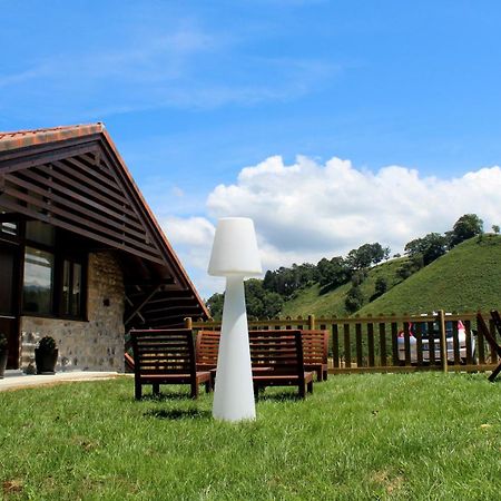 Finca La Caseria Apartamentos Cangas de Onis Ngoại thất bức ảnh